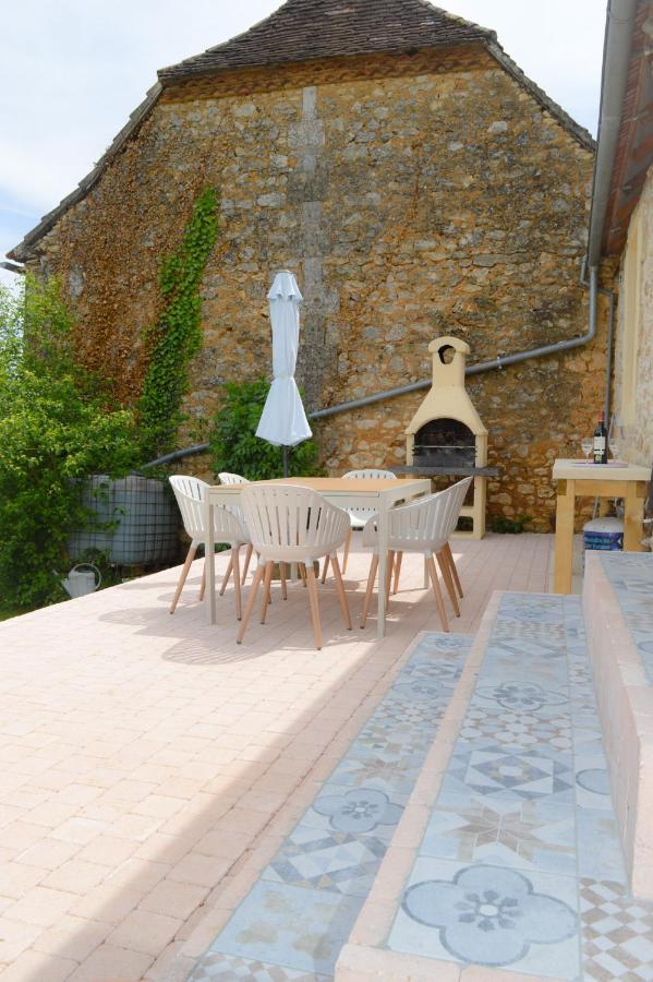 Aux Volets Bleus Chez Mark & Sylvie Rouffignac Saint-Cernin Luaran gambar