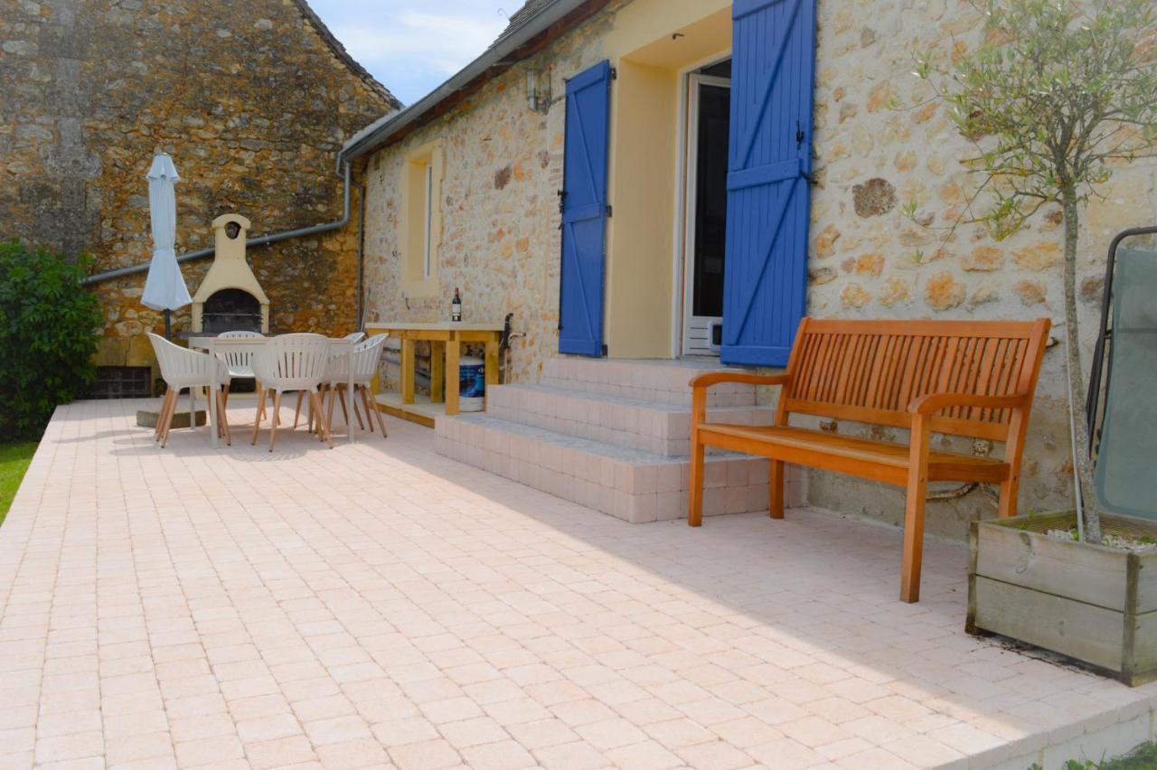 Aux Volets Bleus Chez Mark & Sylvie Rouffignac Saint-Cernin Luaran gambar