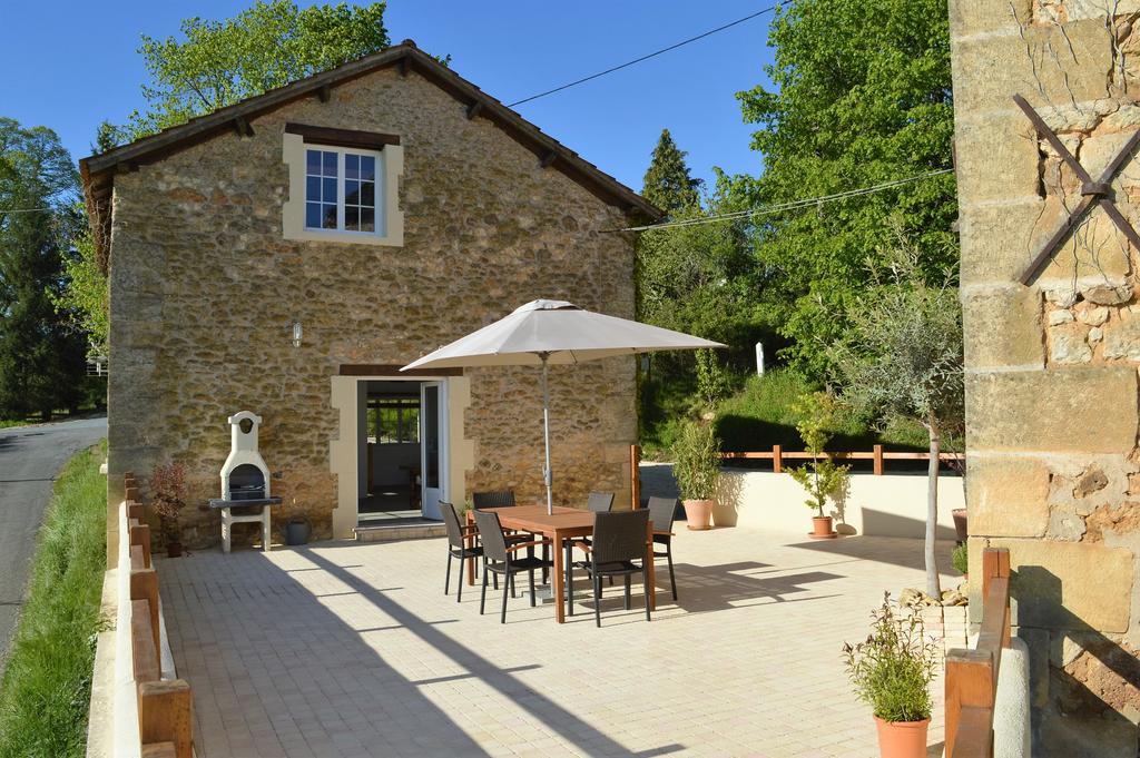 Aux Volets Bleus Chez Mark & Sylvie Rouffignac Saint-Cernin Luaran gambar