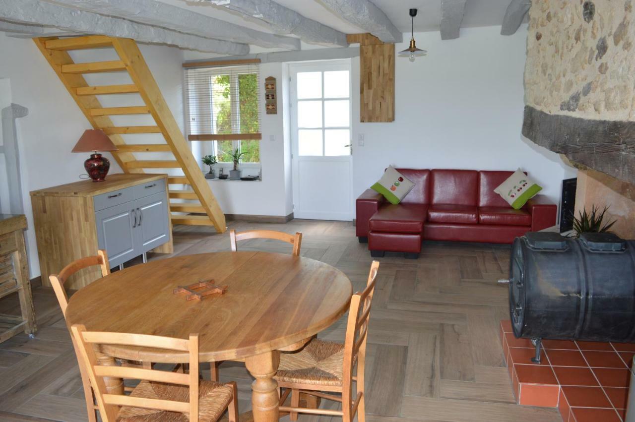 Aux Volets Bleus Chez Mark & Sylvie Rouffignac Saint-Cernin Luaran gambar